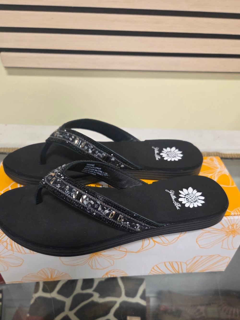 Brand New Womens Black Thong Sandal Beaded Sequin Glitter Embellished Flip Flops